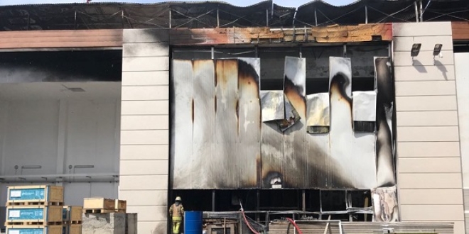 �mraniye'de trafo merkezinde yang�n: 1 �l�