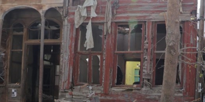 Tekirda'da restorasyon yaplan tarihi binada el bombalar bulundu