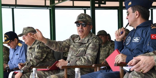 Orgeneral Akar, İzmir'de inceleme ve denetlemelerde bulundu