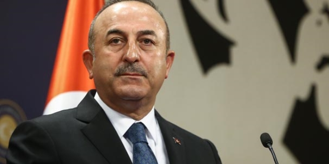 Çavuşoğlu: YPG'ye güvenmek ahmaklık!