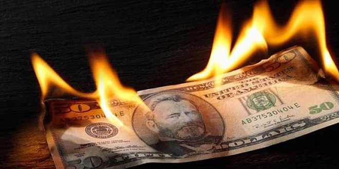 Dolar 4'ün altına inmiyor: Merkez'in barajı üç ayda yıkıldı