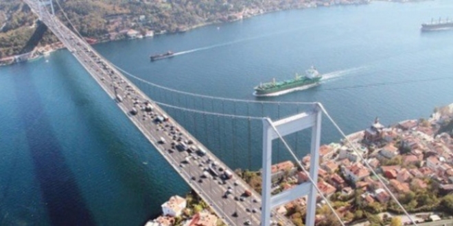 İstanbul Boğazı, çift yönlü gemi trafiğine kapatıldı
