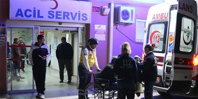 Antalya'da ok sayda asker hastaneye kaldrld