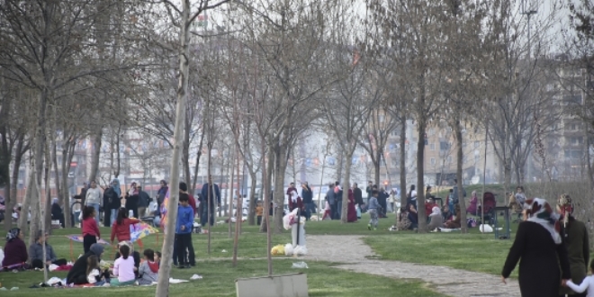 Diyarbakırlılar hafta sonu piknik alanlarına akın etti