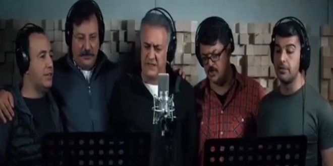 Ünlü sanatçılardan Türkiye Marşı