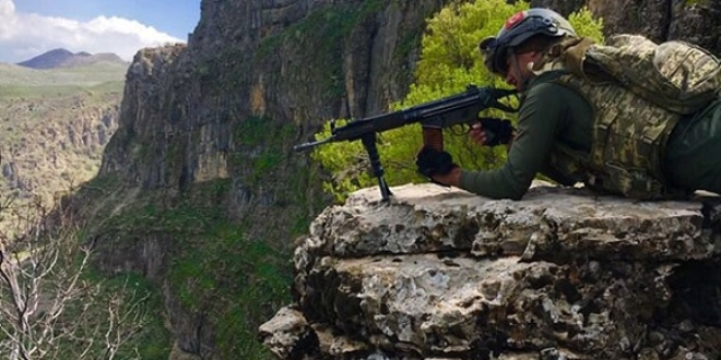 Cudi'de teröristlerin hastane olarak kullandığı bir sığınak tespit edildi