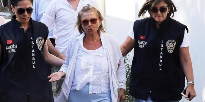 Nazlı Ilıcak'a 'casusluk' davasının görülmesine başlandı