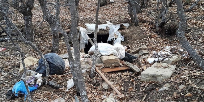 Tunceli'de terör örgütüne ait 6 sığınak imha edildi