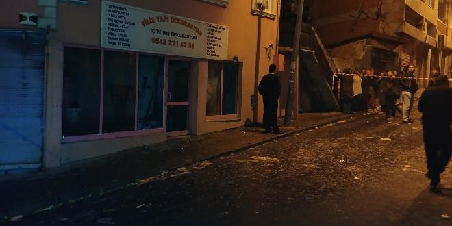 Bayrampaşa'da elektrik kontağından çıkan yangın can aldı: 1 ölü