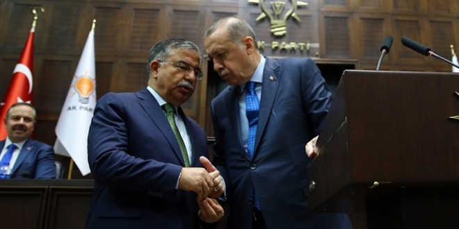 Erdoğan Bakan'ı kürsüye çağırıp 'deizm'i sordu
