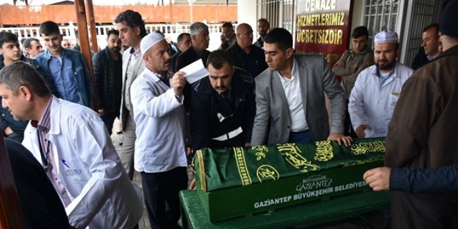 Anneleri tarafından öldürülen iki kardeş toprağa verildi