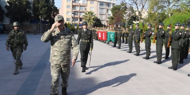 Org. Akar, 1'inci Ordu K.lığı'nda incelemelerde bulundu
