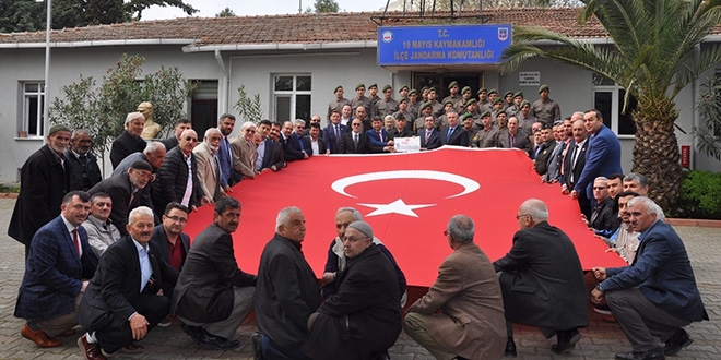 Din görevlilerinden Mehmetçik'e bağış