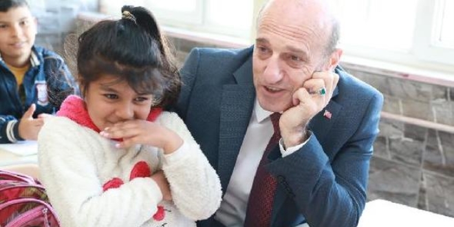 Vali �ift�i, ��rencilerle sohbet etti