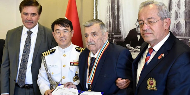 Kore gazisine 68 y�l sonra madalya