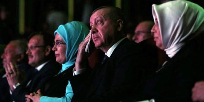 Erdoğan, gözyaşlarını tutamadı