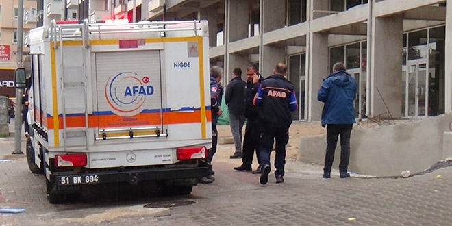 Niğde'de inşaattan düşen işçi hayatını kaybetti