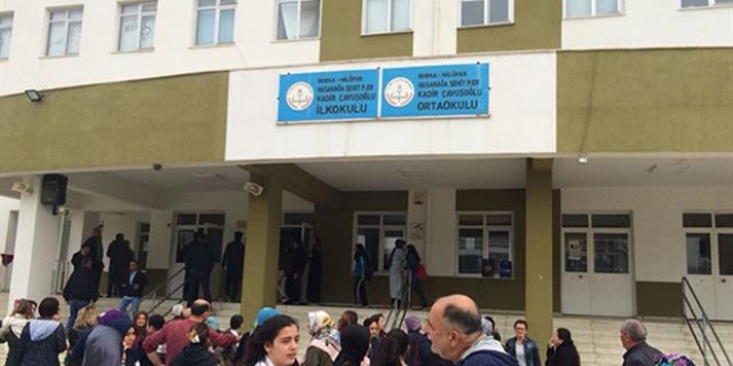 Müdür ve müdür yardımcısını yaralayan polis tutuklandı