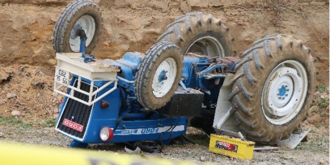 Trakt�r�n alt�nda kalan gen� kad�n �ld�