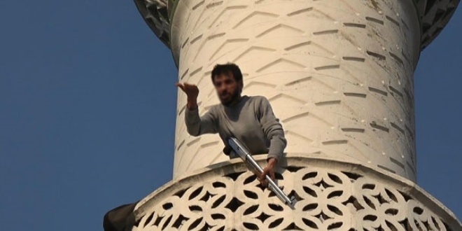 T�fekle minareye ��kan ��pheli, serbest b�rak�ld�