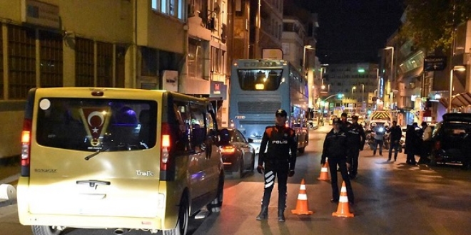 �stanbul'da 'Yeditepe Huzur' asayi� uygulamas�: 212 g�zalt�