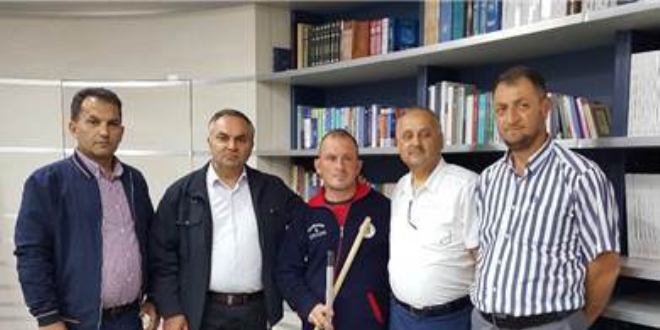 Temizlik işçisi bulduğu parayı polise teslim etti