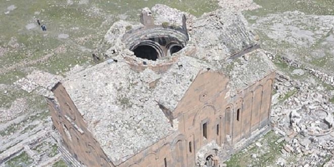 Kars'ta bulunan Ani'deki b�y�k katedral restore edilecek