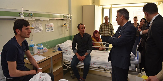 Ağrı Valisi Elban'dan yaralı askerlere ziyaret