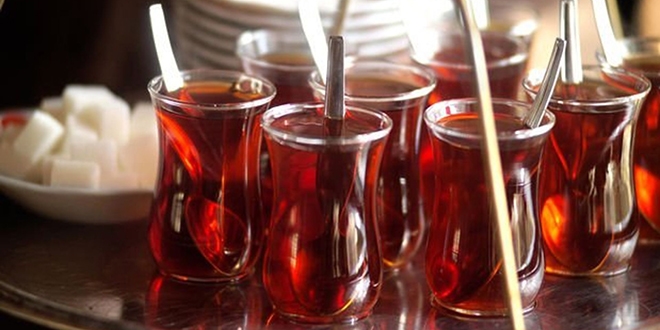 Çay ve kahve ses tellerini kurutuyor!
