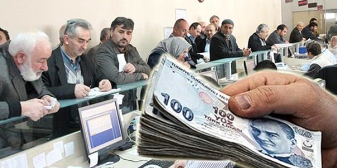 25 bin TL'ye emekli eden memur çetesi yakalandı
