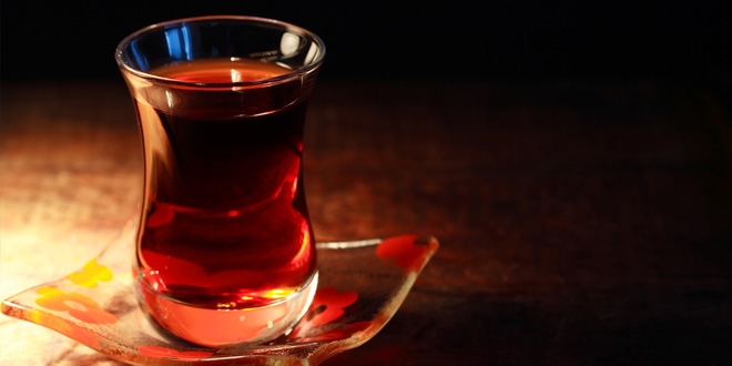Çay ve kahve ses tellerini kurutuyor
