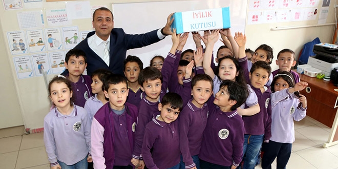'Yılın öğretmeni' iyiliksever öğrenciler yetiştiriyor