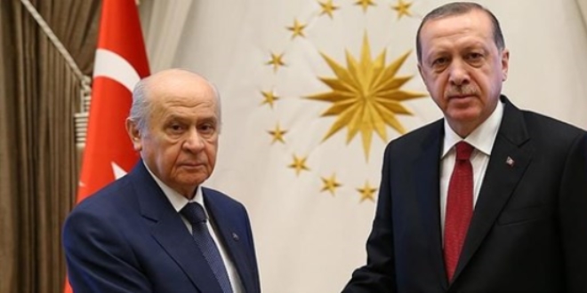 Erken seçim için öne çıkan iki tarih