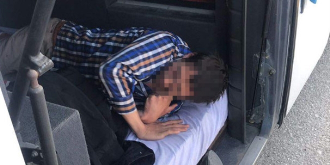 Otob�s merakl�s� engelli gen� b�yle yakaland�