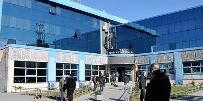 Nüfus müdürlüğünde çekim yapınca cep telefonuna el konuldu