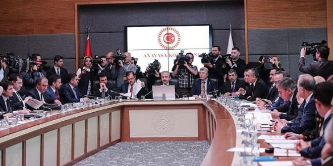 Anayasa Komisyonu ortak seçim önergesi için toplanıyor