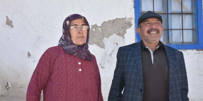 Tek haneli köyde muhtarlık için eşiyle yarışacak