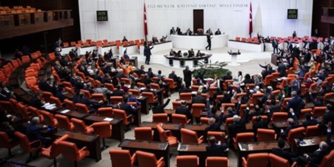 Erken seçim teklifi 386 oyla kabul edildi