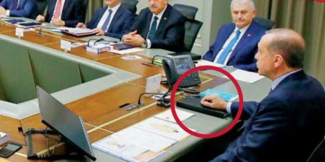 Adaylar kara kaplı defterde