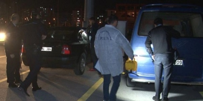 Konuşmak için arkadaşlarının yanına gitti, dehşet saçtı
