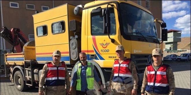 TCDD'nin 2,5 ton vida ve kelebek demiri hurdacıda çıktı