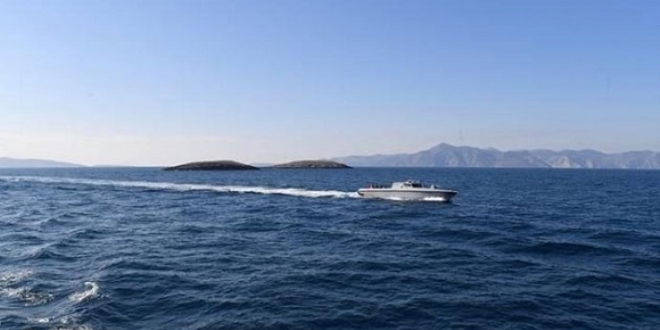 Kardak'a gitmek isteyen Yunan gazeteciye sahil güvenlik e