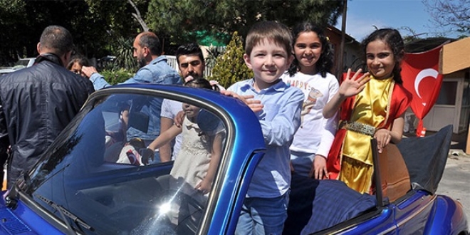 Kanser tedavisi gören çocukların Vosvos'lu bayram coşkusu