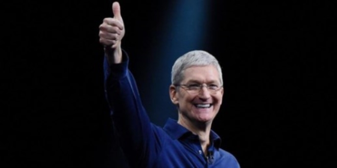 Apple CEO'sundan Trk bayrakl 23 Nisan paylam