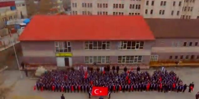 Hakkari'de öğretmenlerden 23 Nisan'a özel klip