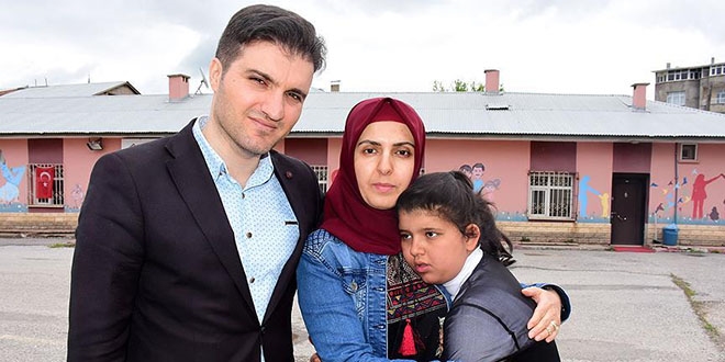 Otizmli çocukların hayatlarına dokunuyorlar