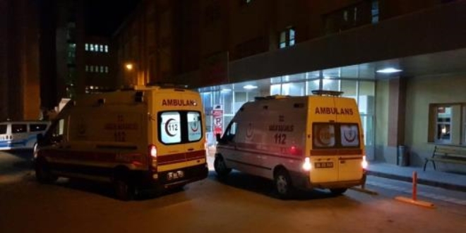 Erzincan'da otomobilin çarptığı öğrenci ağır yaralandı