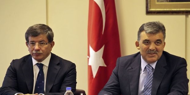 Abdullah Gül ve Davutoğlu dün görüştü