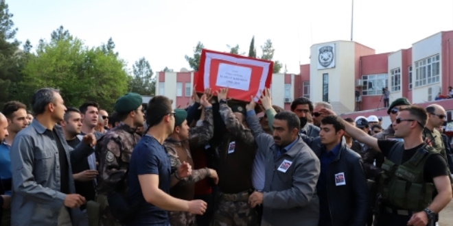 Şehit polisin naaşı memleketi Erzurum'a getirildi
