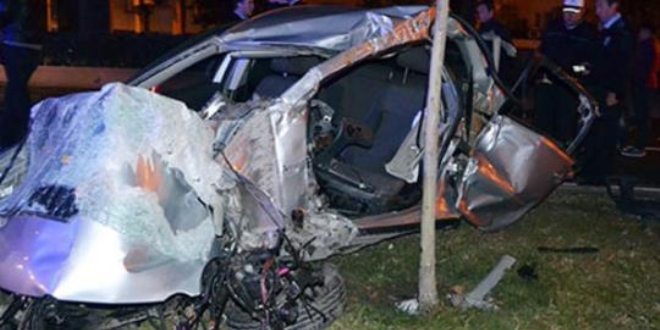 İzmir'de trafik kazası: 25 yaralı